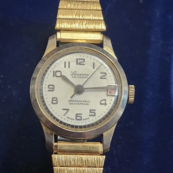 Vintage Lucerne Womens Calender Watch